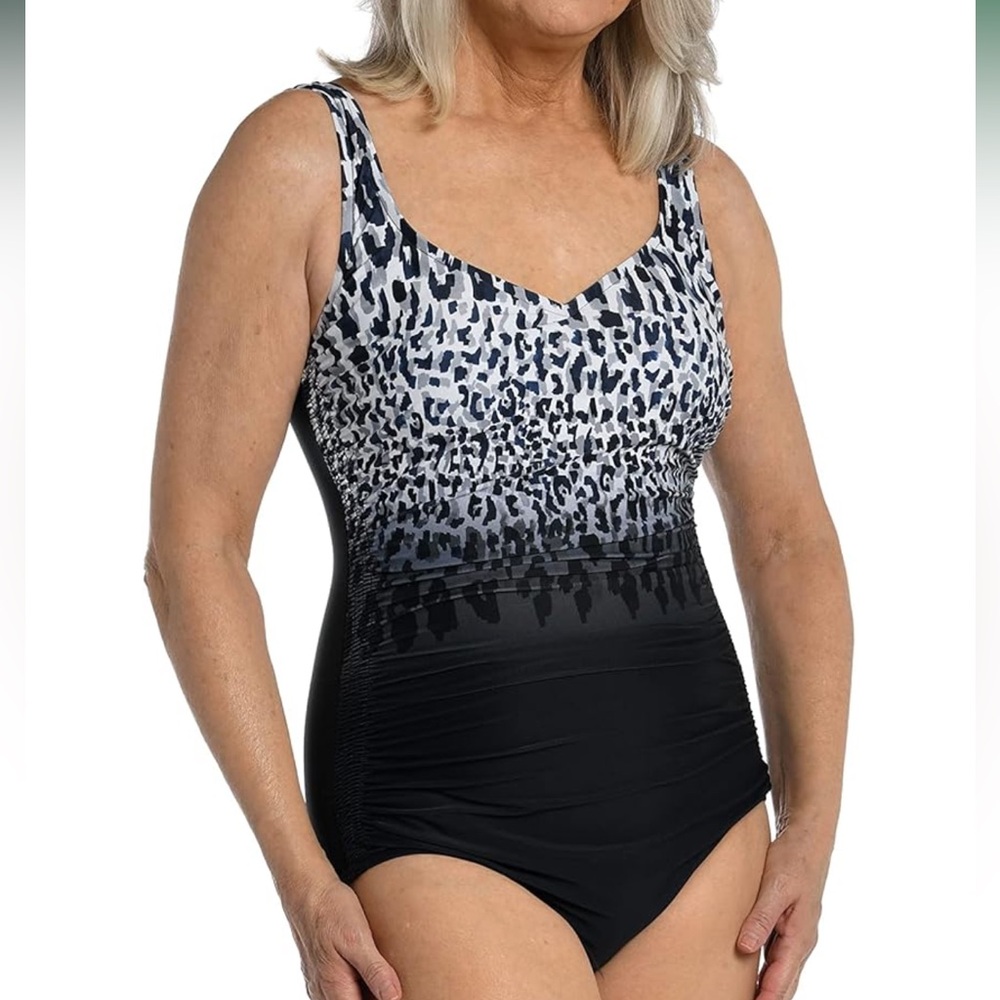 Maxine Of Hollywood Women's Side Shirred Girl Leg One Piece Swimsuit NWT